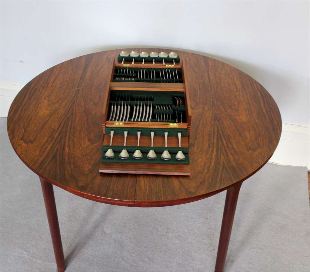 Old Hall Canteen of cutlery.