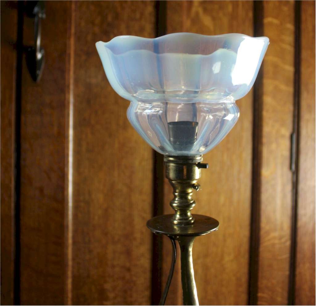 Arts and Crafts planished brass table lamp