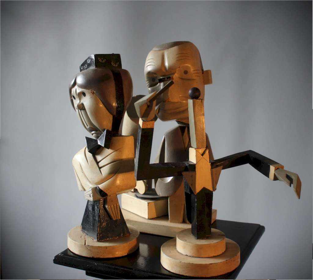 Amusing wooden musical figures