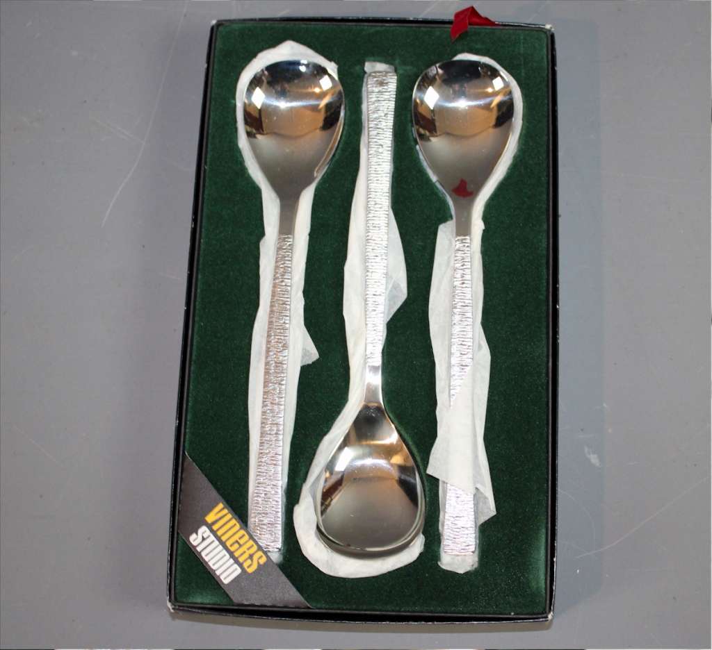 Boxed VINERS STUDIO Dessert Spoons Gerald