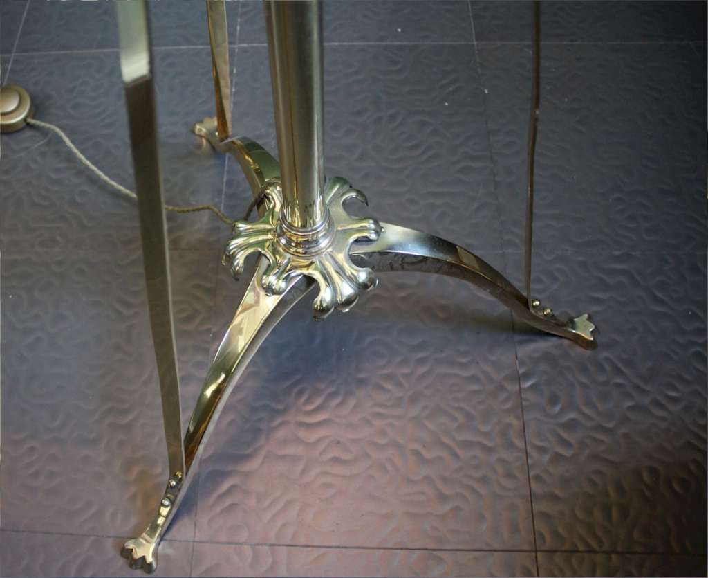 Victorian brass standard lamp in the manner of Hinks and Benson