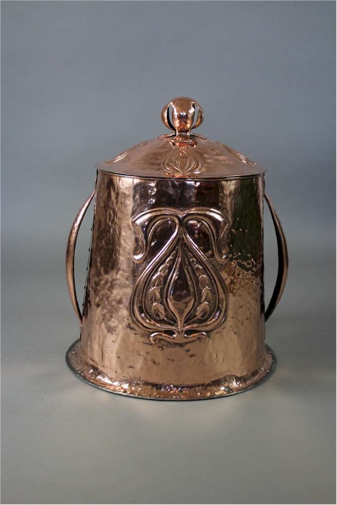 Arts and Crafts copper coal bin with lid METALWARE Art Furniture