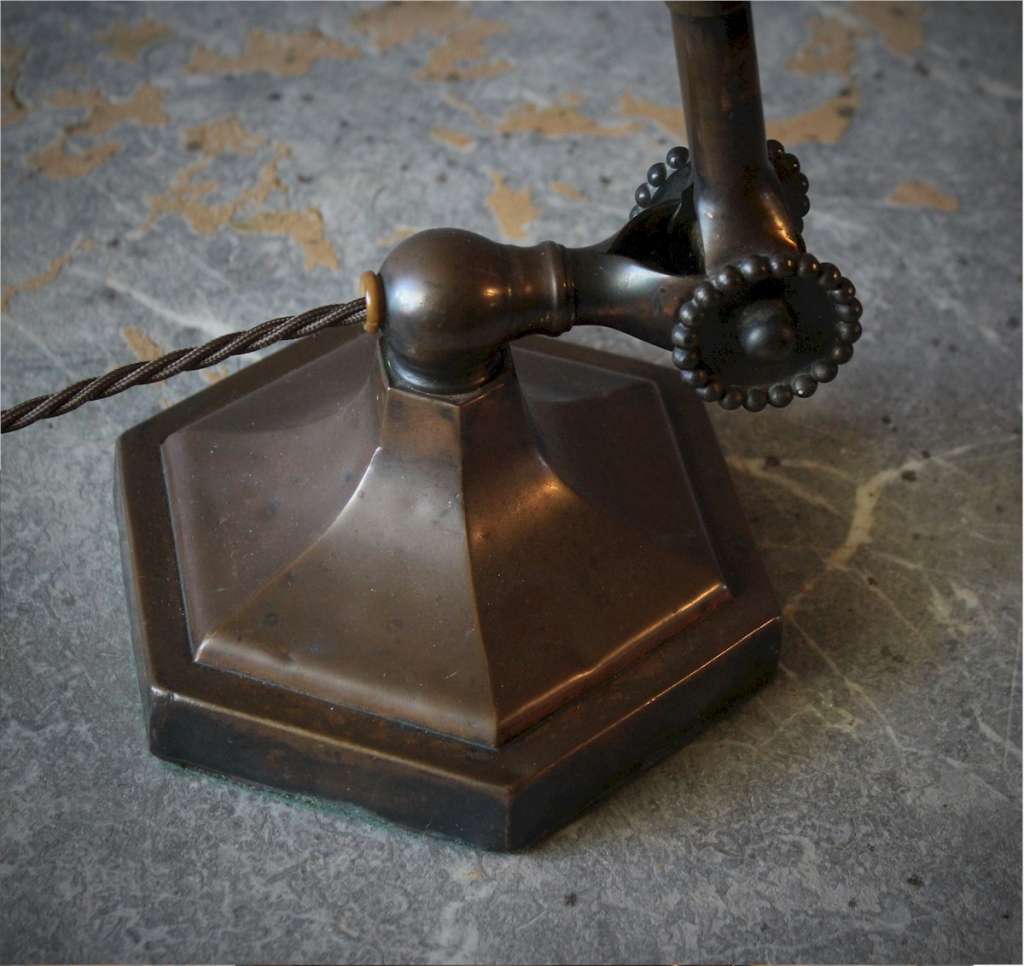 Dugdill daisy cog table lamp in copper