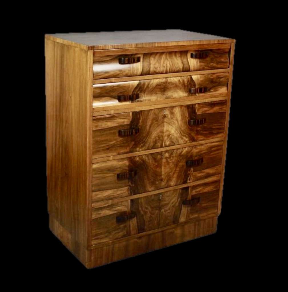 Splendid Art Deco chest of drawers in burr walnut veneer