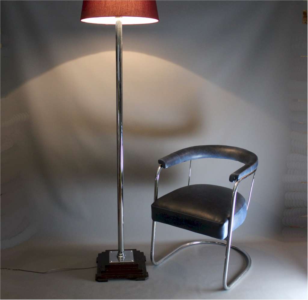 Good quality Art Deco chrome floor lamp