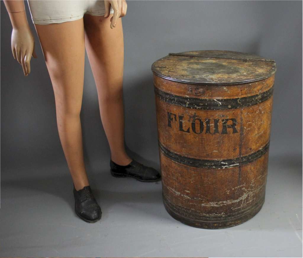 Victorian tole lidded FLOUR bin