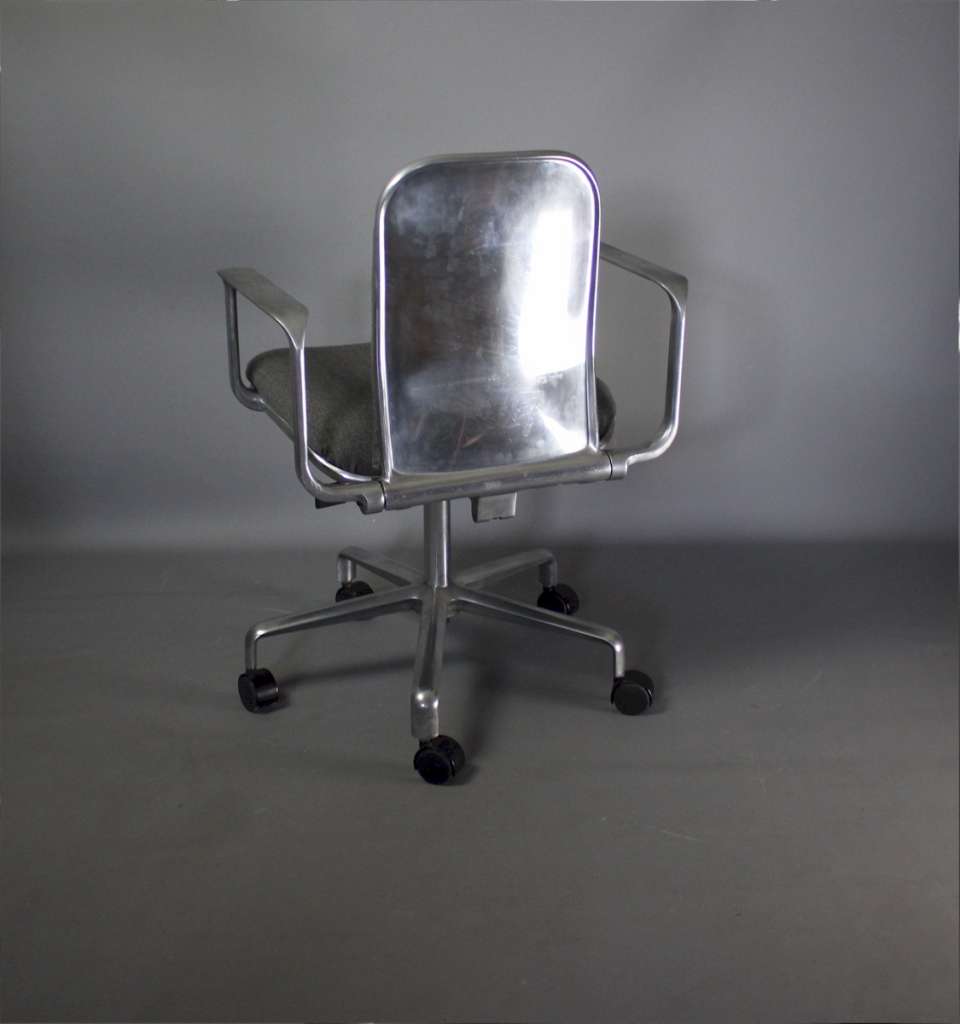 Original Supporto desk chair by F. Scott for Hille