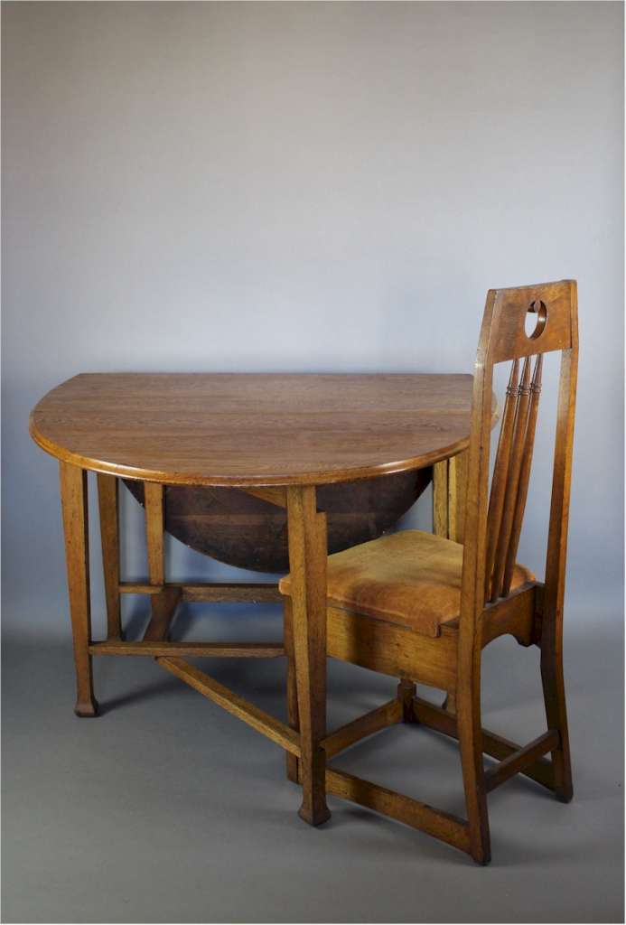 Arts and Crafts period oak gate leg / dropleaf dining table SOLD
