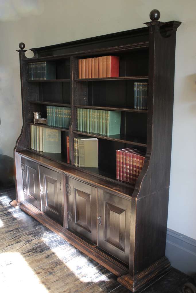 Arts And Crafts Bookcase In Dark Stained Oak