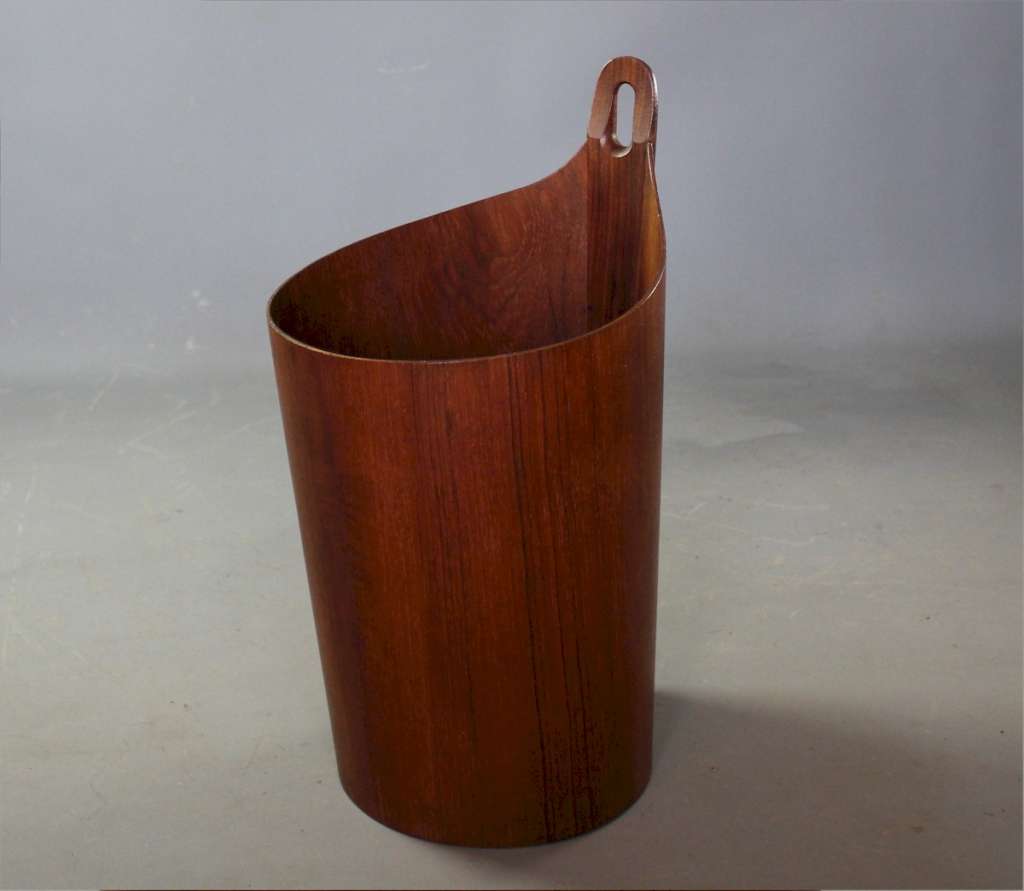waste paper bin by P S Heggen Norway