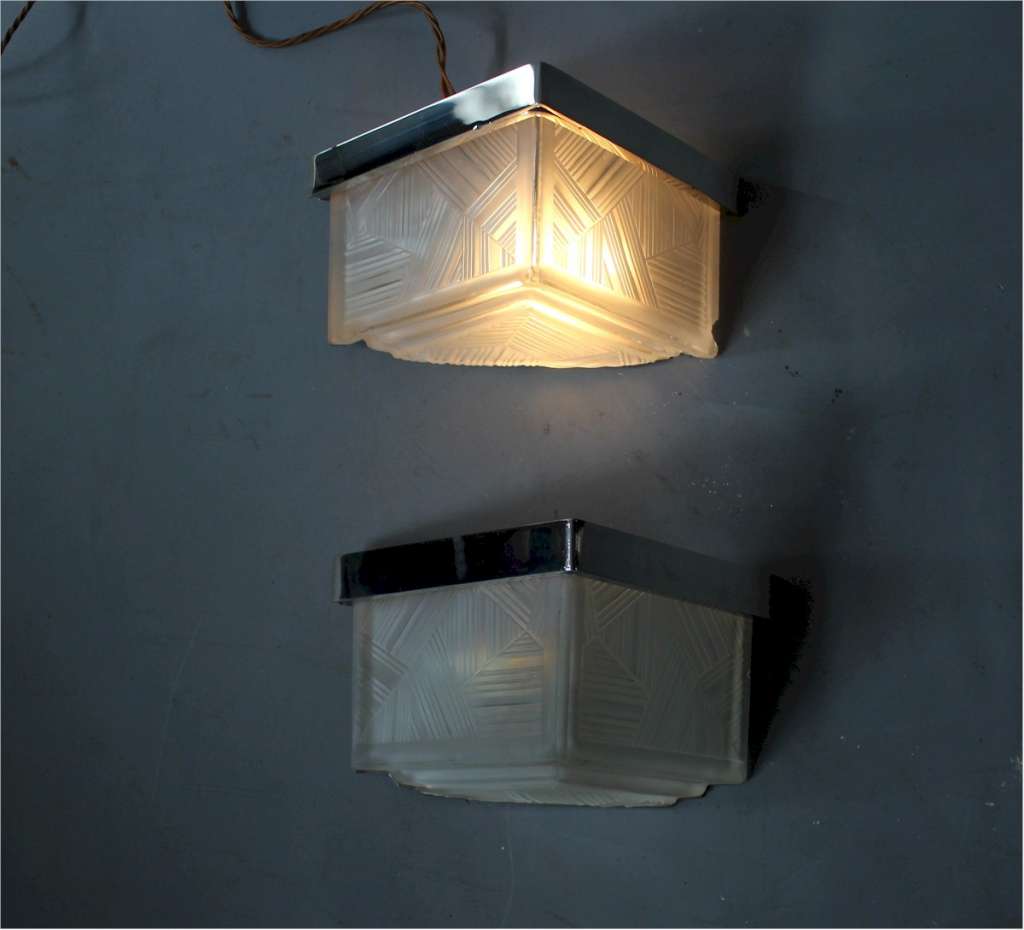 Pair of art deco wall lights by Sabino France