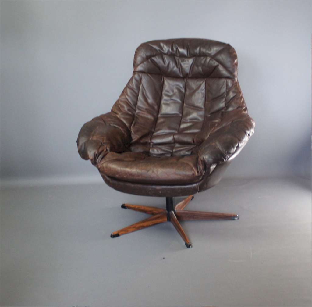 Silhouette swivel armchair by Henry  Klein for Bramin