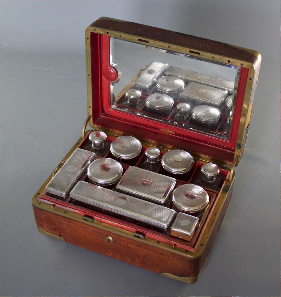Victorian French travelling vanity box