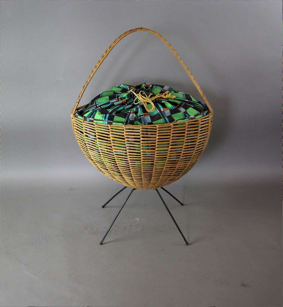 1950's sewing basket in wicker with original fabric