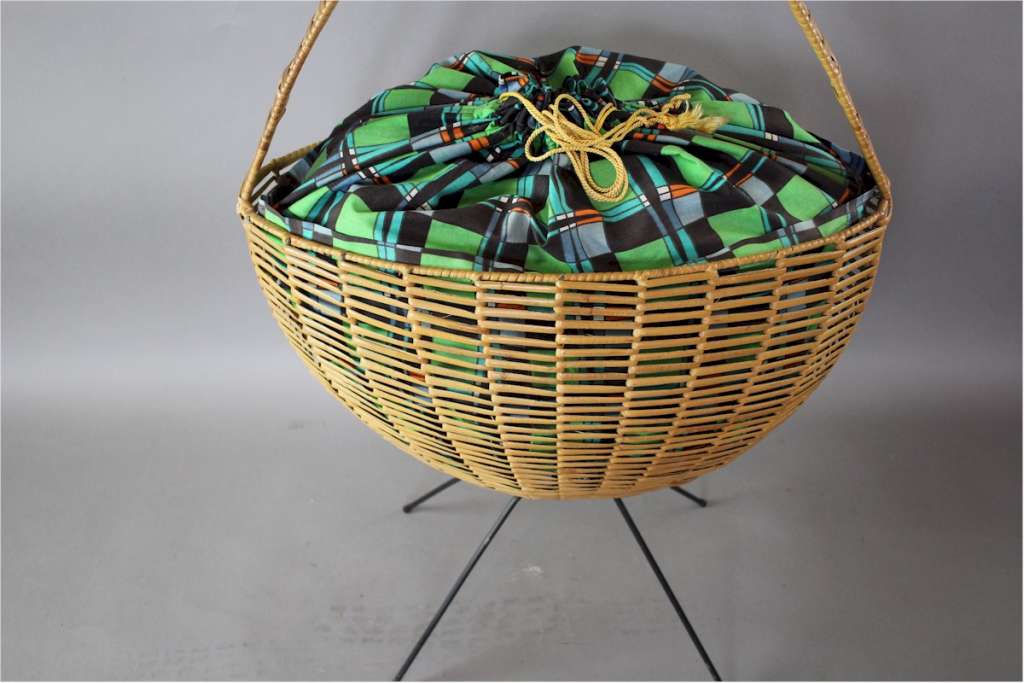 1950's sewing basket in wicker with original fabric